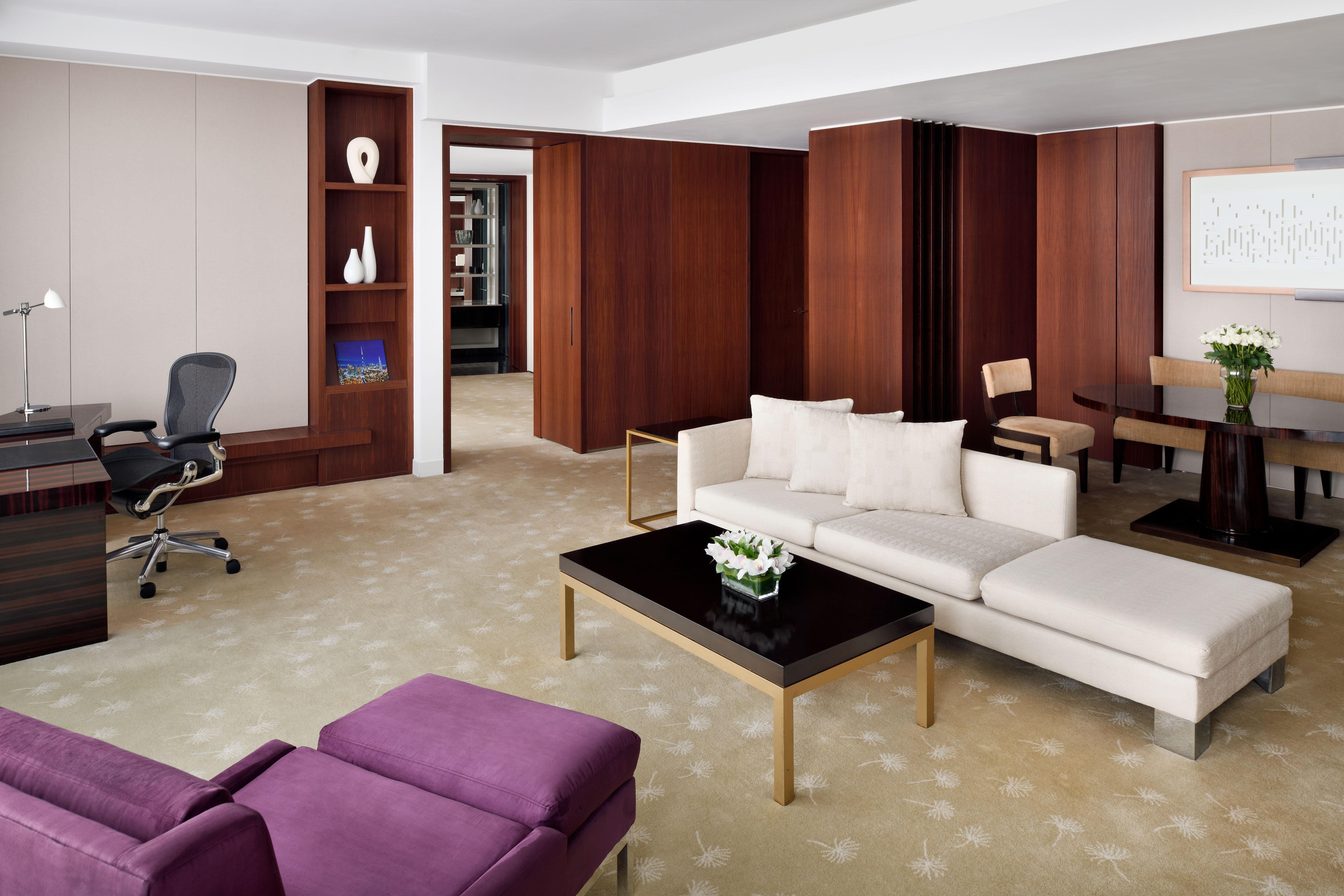 Intercontinental Dubai Festival City By Ihg Eksteriør billede A suite at the Conrad Hilton London St. George's Wharf