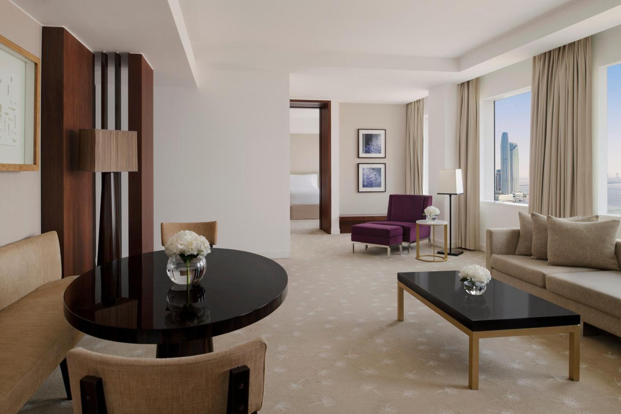 Intercontinental Dubai Festival City By Ihg Eksteriør billede A suite at the Jumeirah Emirates Towers Hotel
